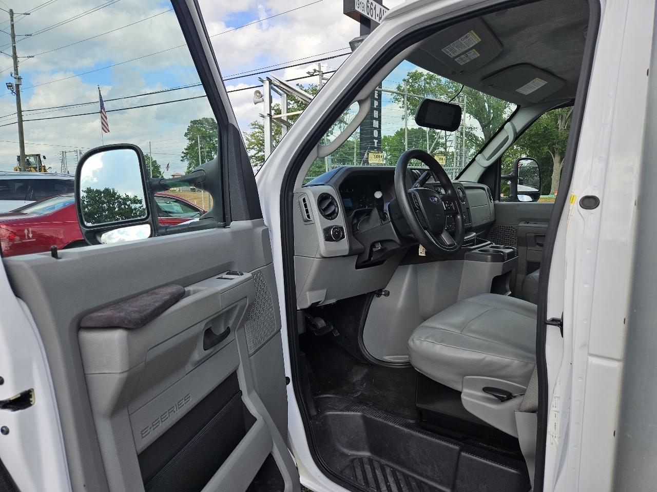 Ford Econoline  2022