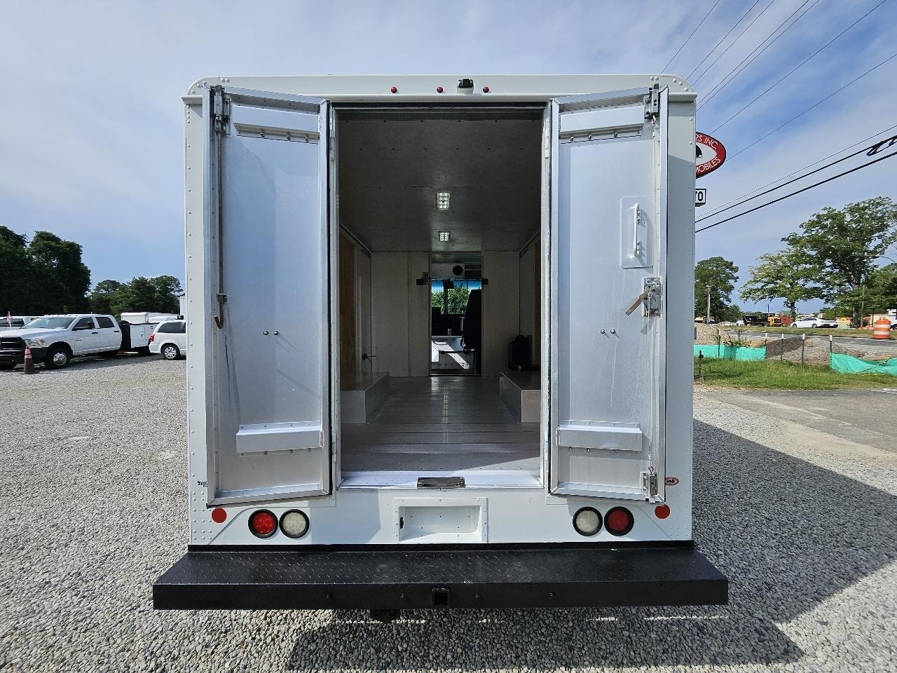 Ford Econoline  2018