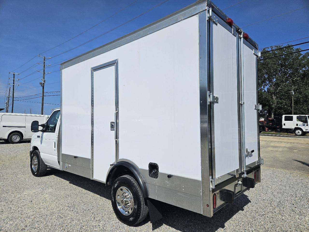 Ford Econoline  2024