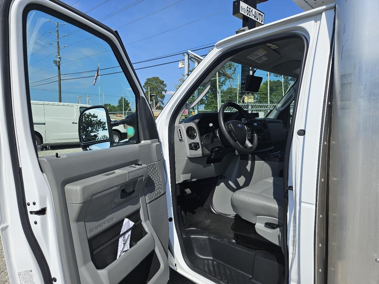 Ford Econoline  2024