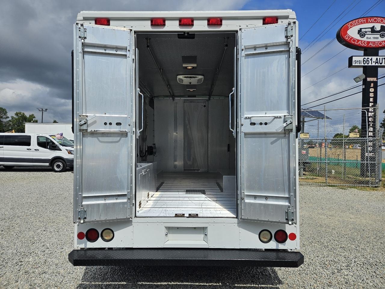 Ford Econoline  2013