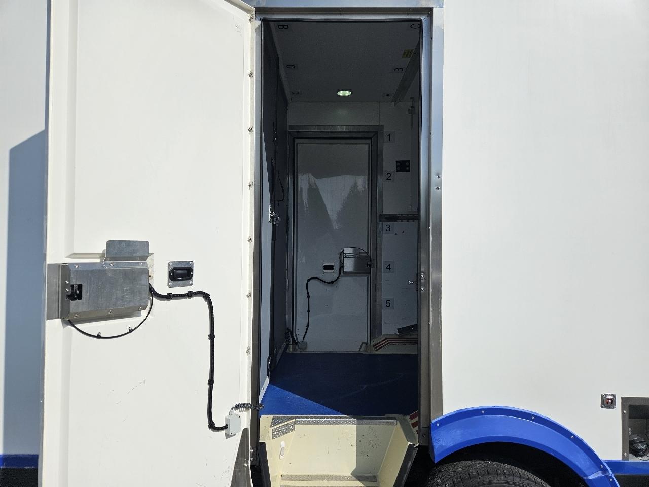 Ford Econoline  2023