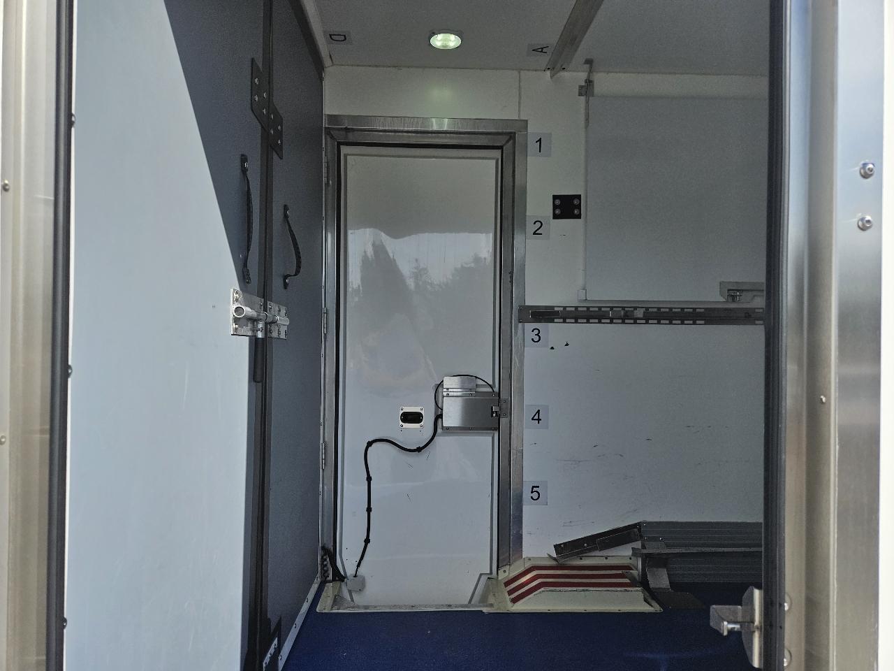 Ford Econoline  2023