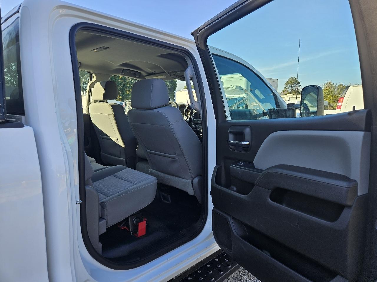 Chevrolet Silverado 3500HD Work Truck Crew Cab Long Box 4WD 2017