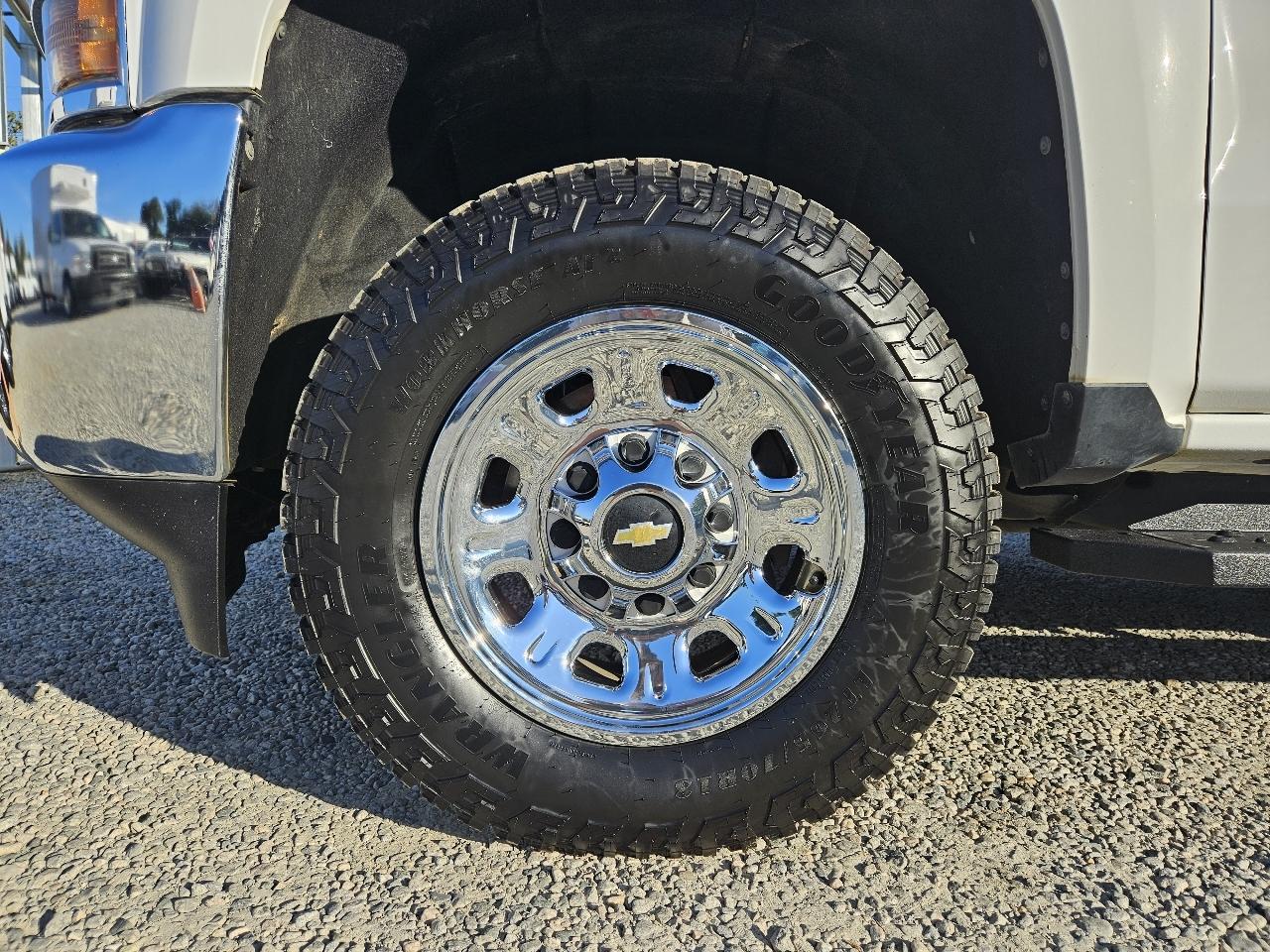 Chevrolet Silverado 3500HD Work Truck Crew Cab Long Box 4WD 2017