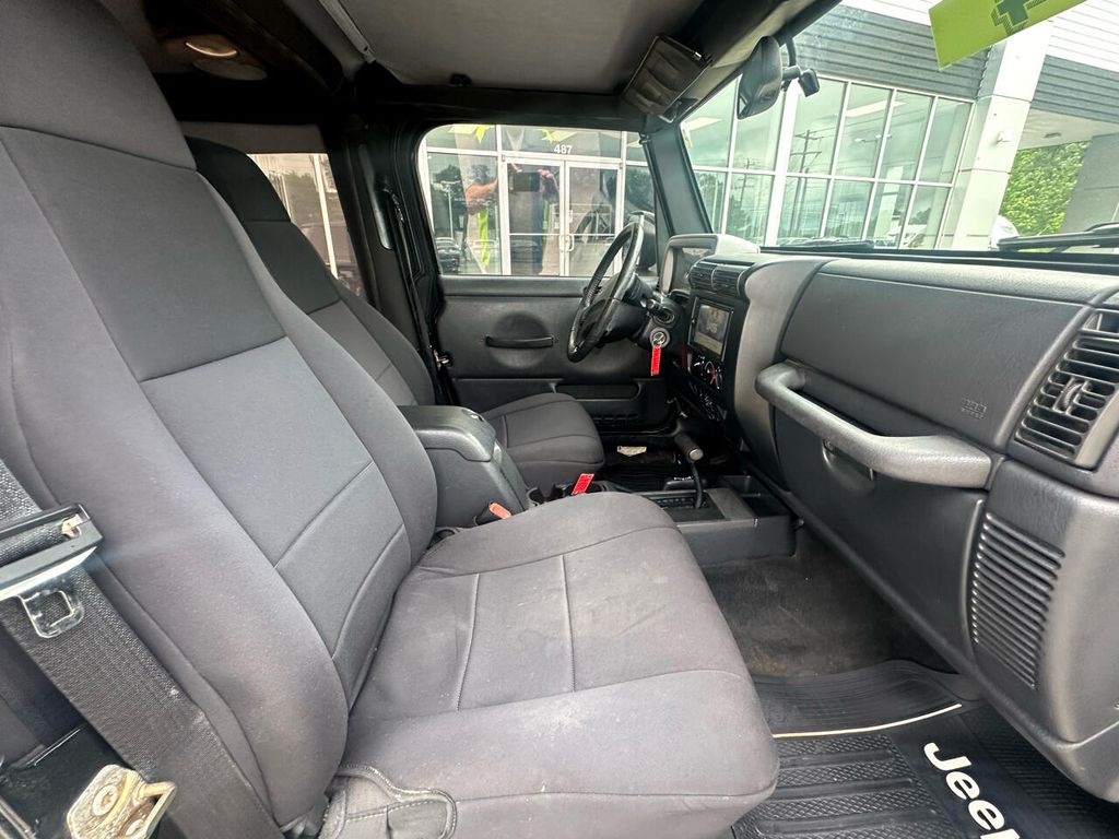 Jeep Wrangler 2dr Unlimited LWB 2005