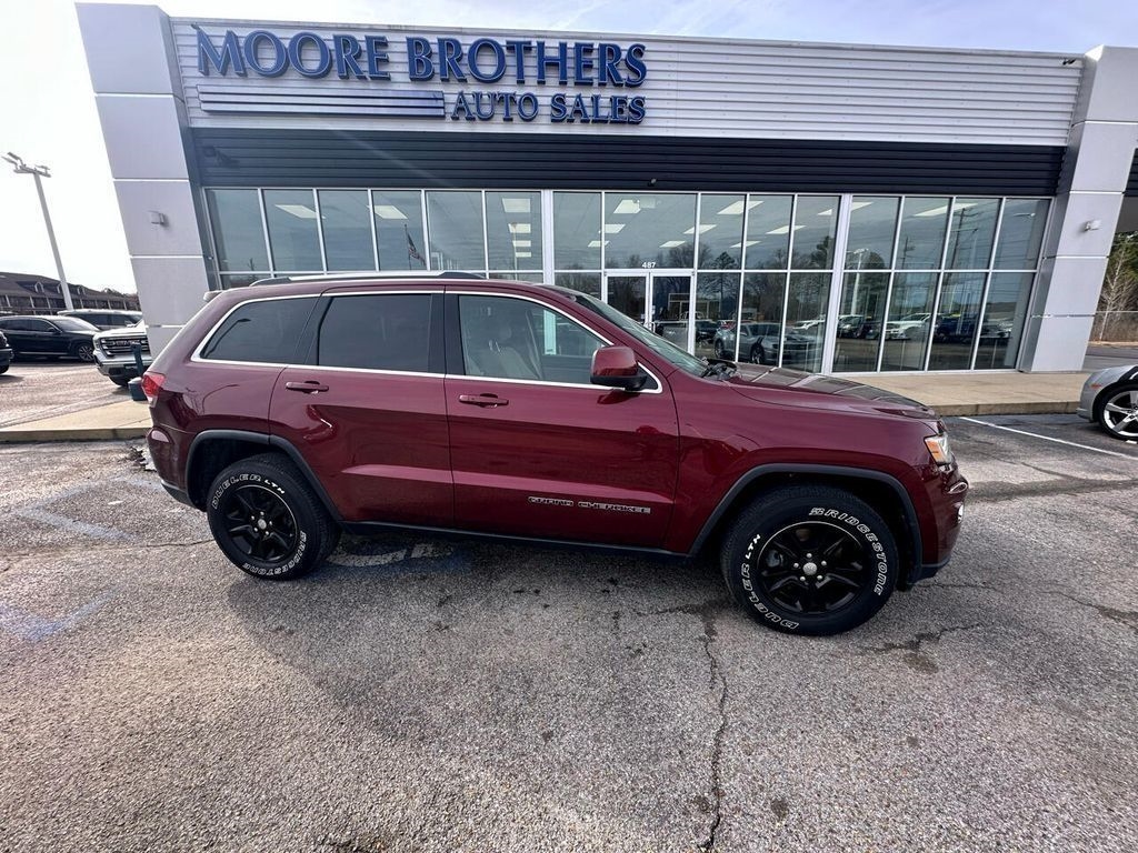 2017 Jeep Grand Cherokee Laredo 4x2