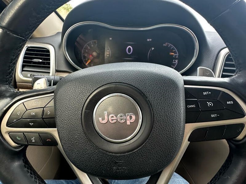 Jeep Grand Cherokee Laredo 4x2 2017