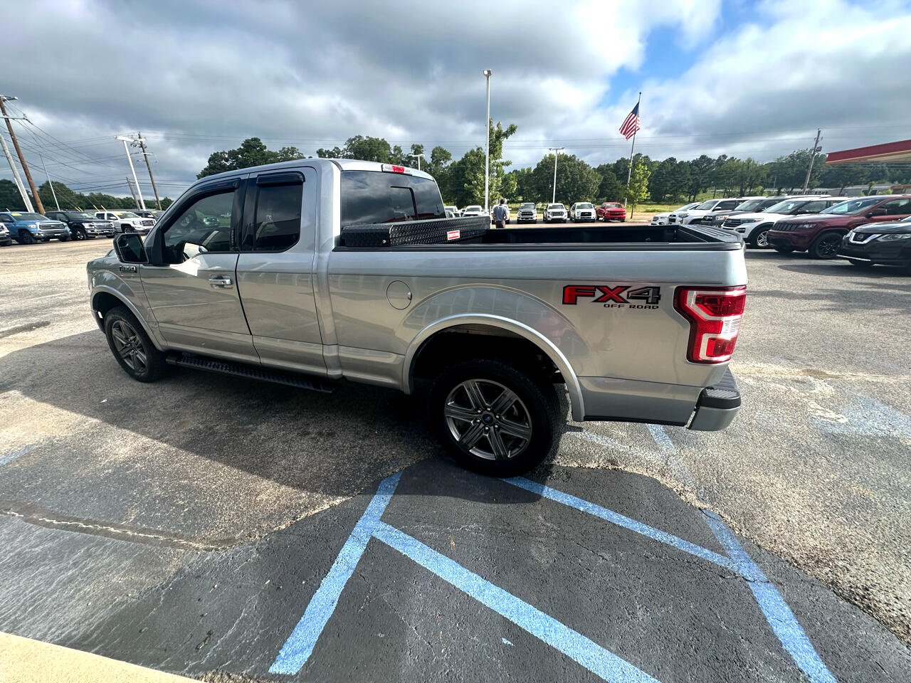 2020 Ford F-150 XLT photo 4