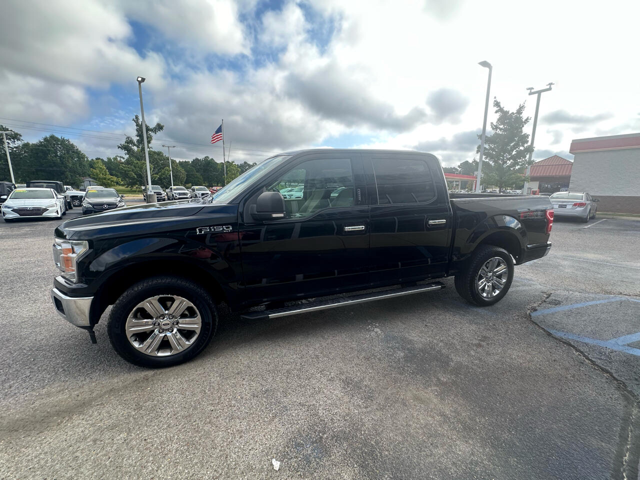 2018 Ford F-150 XLT photo 2