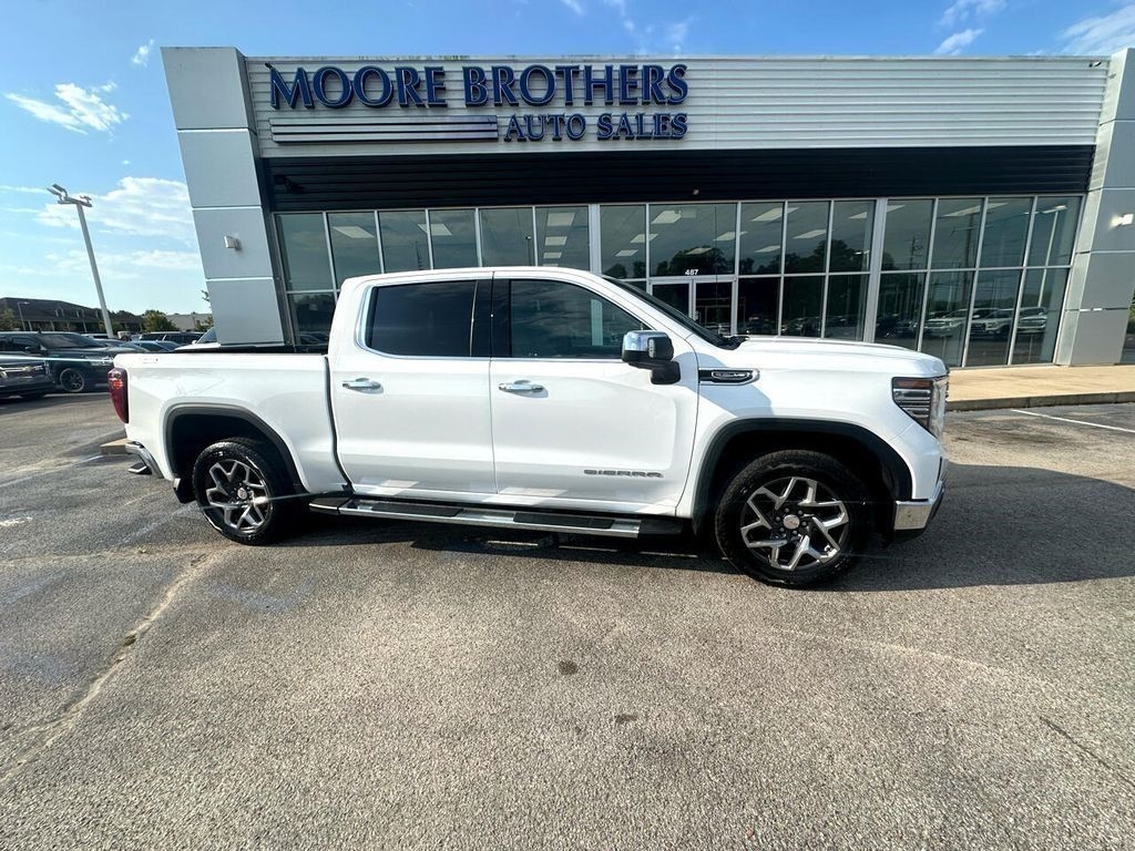 2024 GMC Sierra 1500 SLT's photo