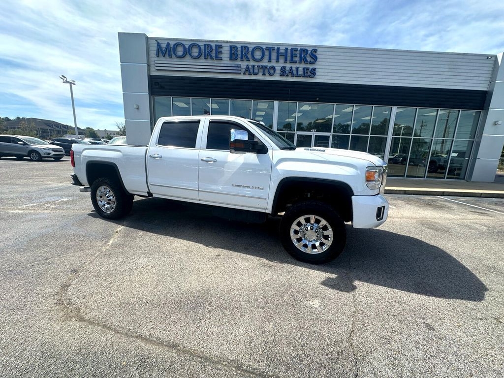 2017 GMC Sierra 2500HD 4WD Crew Cab 153.7" Denali