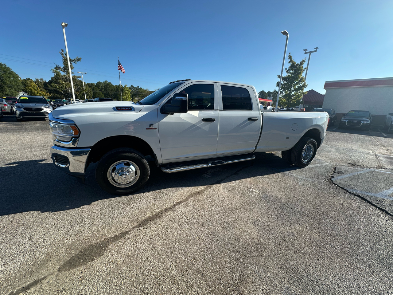 2024 Ram 3500 Tradesman photo 2