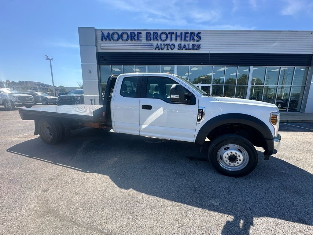 2019 Ford F-550 Super Duty Chassis Cab XL's photo