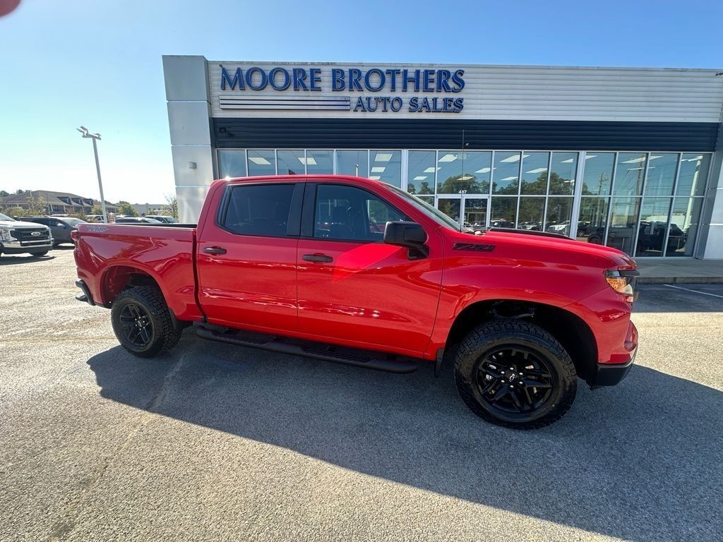 2023 Chevrolet Silverado 1500 4WD Crew Cab 147" Custom Trail Boss