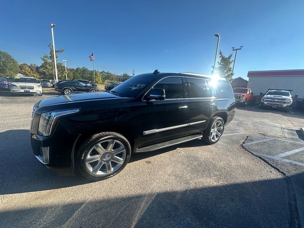 Cadillac Escalade 2WD 4dr Luxury 2020