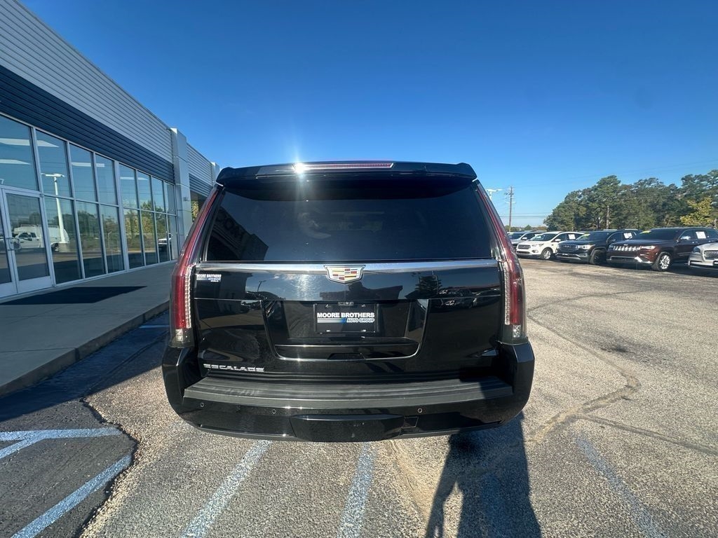Cadillac Escalade 2WD 4dr Luxury 2020