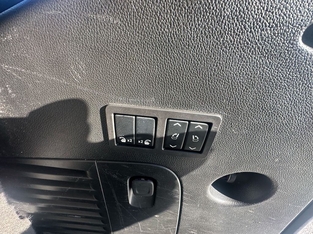 Cadillac Escalade 2WD 4dr Luxury 2020