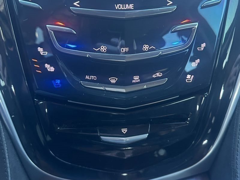 Cadillac Escalade 2WD 4dr Luxury 2020