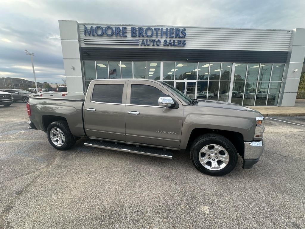 2017 Chevrolet Silverado 1500 2WD Crew Cab 143.5" LT w/1LT