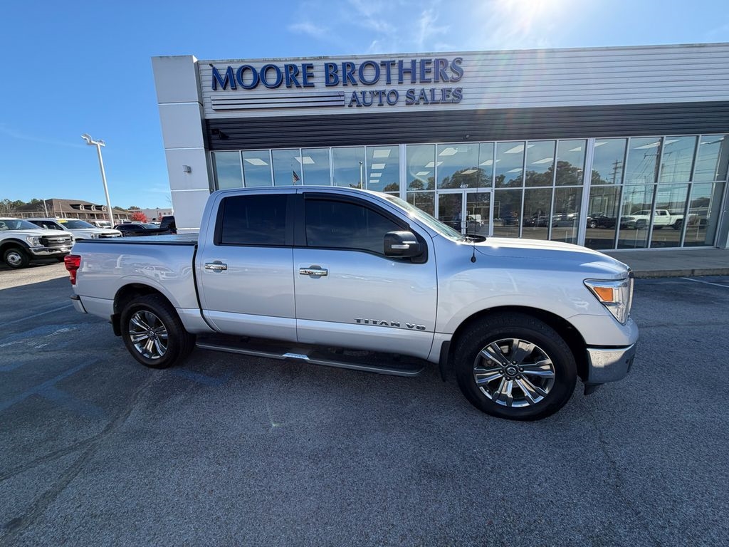 2018 Nissan Titan 4x4 Crew Cab SV