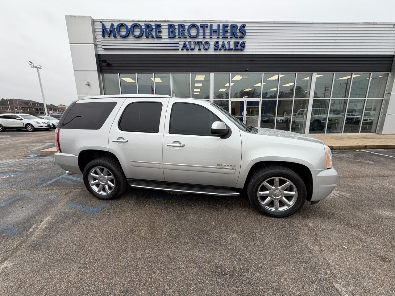2011 GMC Yukon AWD 4dr 1500 Denali