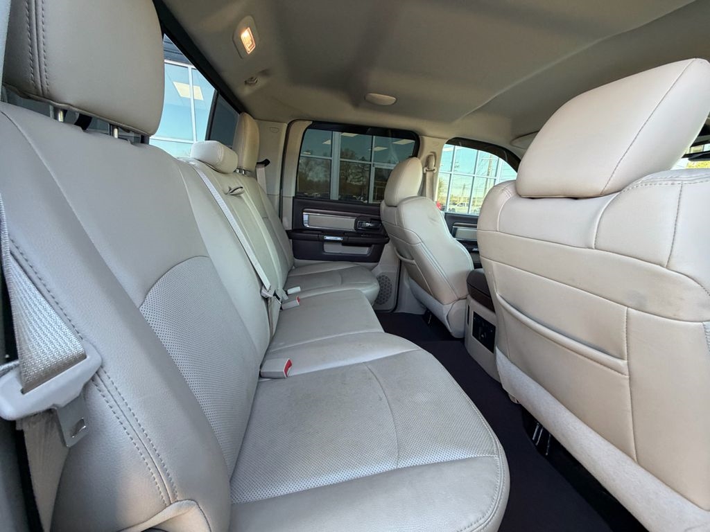 RAM 3500 4WD Crew Cab 149" Laramie 2016