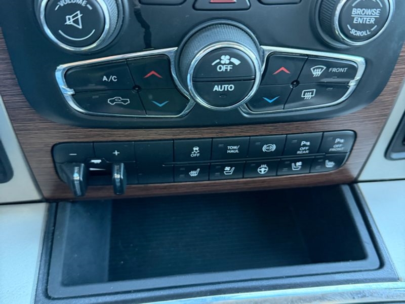 RAM 3500 4WD Crew Cab 149" Laramie 2016