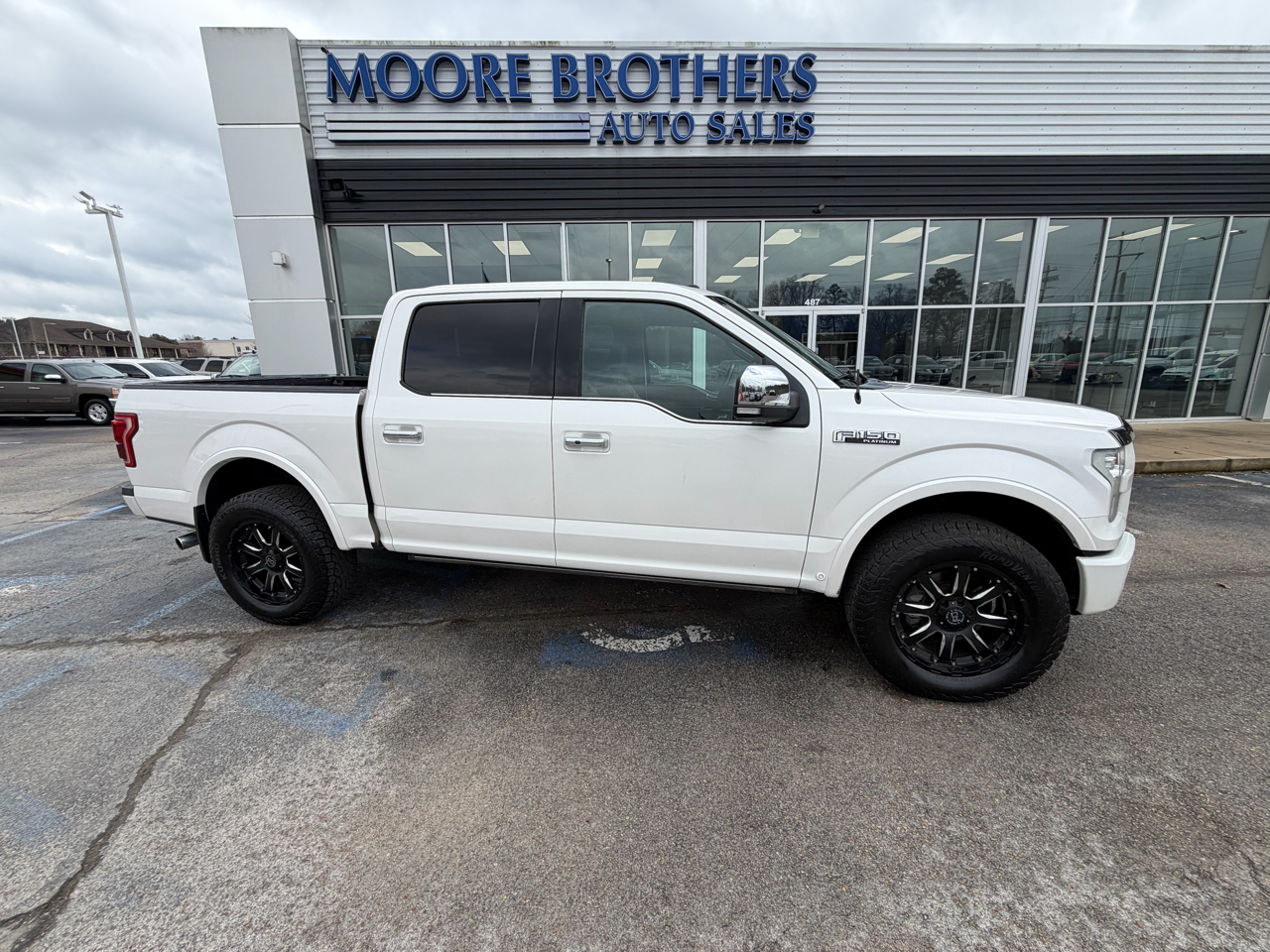 2015 Ford F-150 Platinum 4WD SuperCrew 5.5' Box