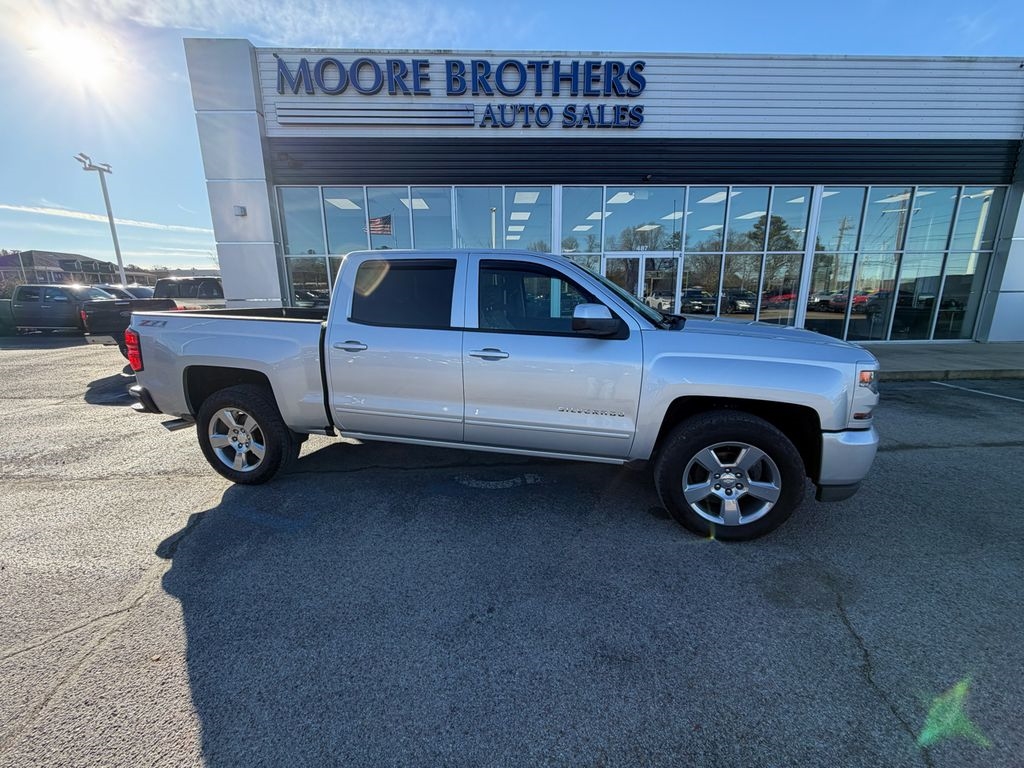 2017 Chevrolet Silverado 1500 4WD Crew Cab 143.5" LT w/2LT