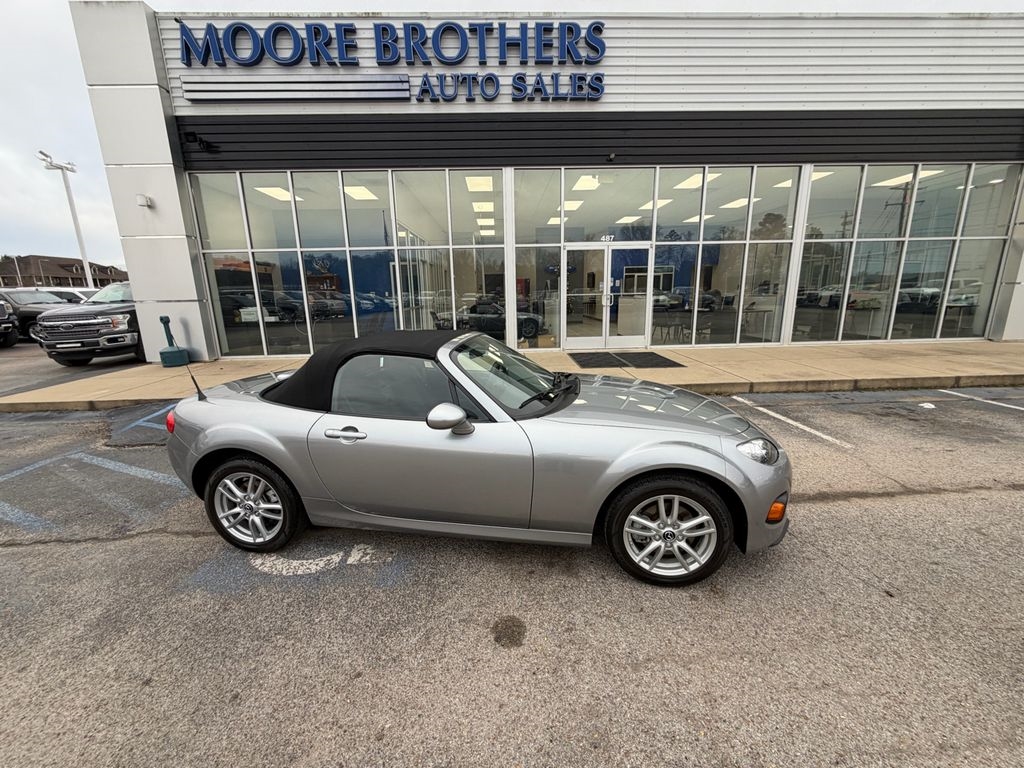 2015 Mazda MX-5 Miata Sport's photo