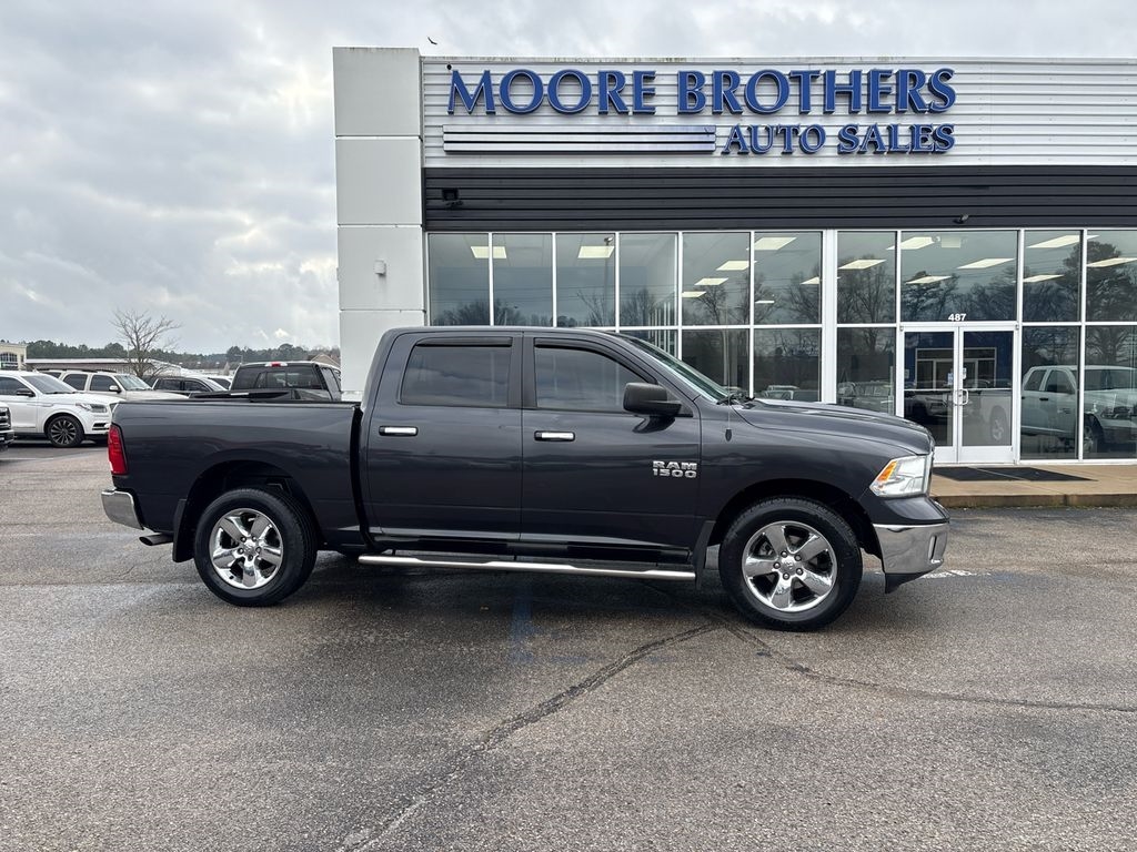 RAM 1500 4WD Crew Cab 140.5" Big Horn 2014