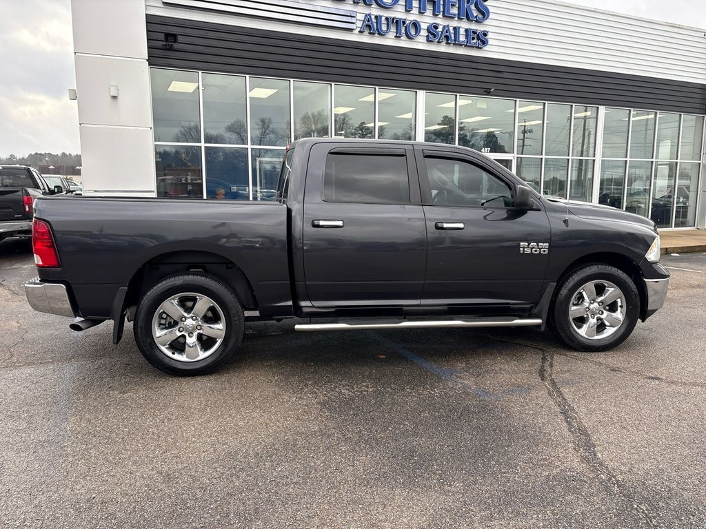 RAM 1500 4WD Crew Cab 140.5" Big Horn 2014