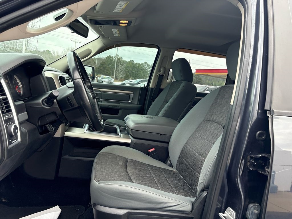 RAM 1500 4WD Crew Cab 140.5" Big Horn 2014