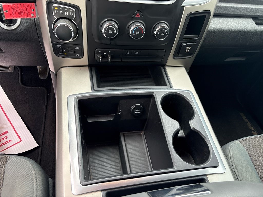 RAM 1500 4WD Crew Cab 140.5" Big Horn 2014