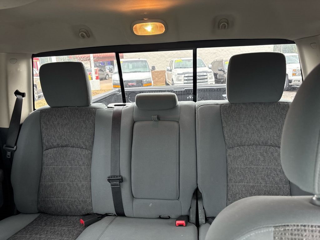 RAM 1500 4WD Crew Cab 140.5" Big Horn 2014