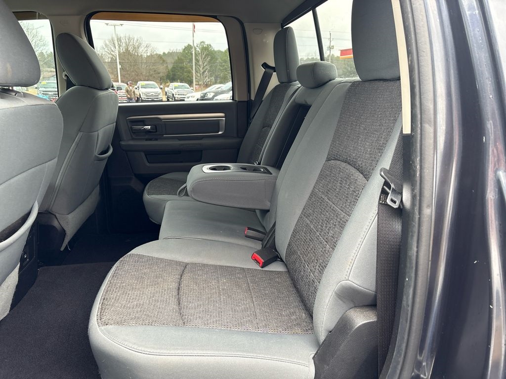 RAM 1500 4WD Crew Cab 140.5" Big Horn 2014