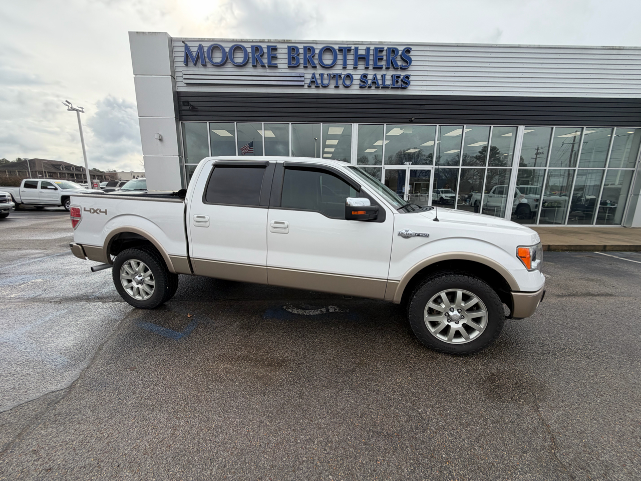 2011 Ford F-150 4WD SuperCrew 145" Platinum