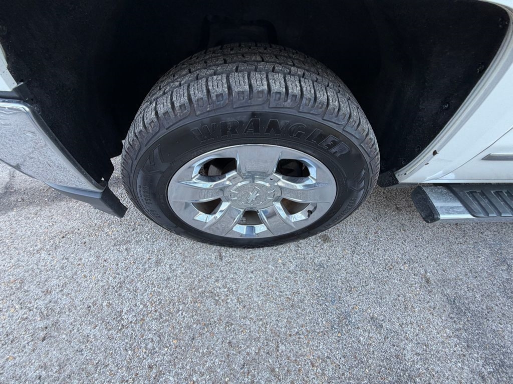 Chevrolet Silverado 1500 4WD Crew Cab 143.5" LTZ w/1LZ 2018