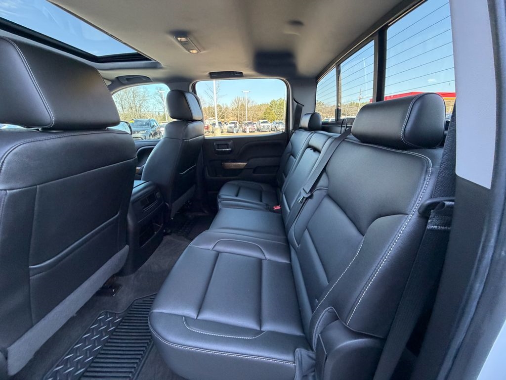 Chevrolet Silverado 1500 4WD Crew Cab 143.5" LTZ w/1LZ 2018