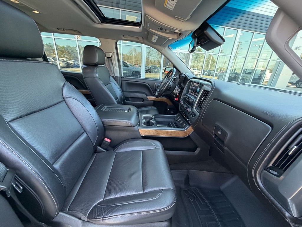 Chevrolet Silverado 1500 4WD Crew Cab 143.5" LTZ w/1LZ 2018