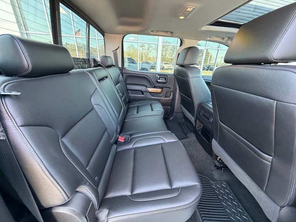 Chevrolet Silverado 1500 4WD Crew Cab 143.5" LTZ w/1LZ 2018