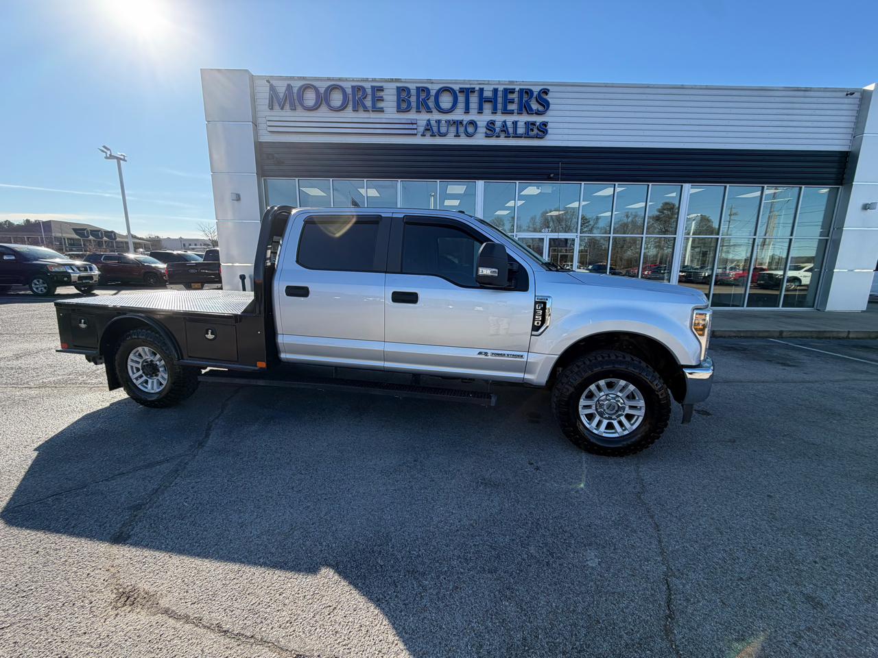 2019 Ford Super Duty F-350 SRW XLT 4WD Crew Cab 8' Box