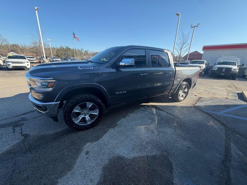 RAM 1500 Laramie 4x4 Crew Cab 5'7" Box 2021