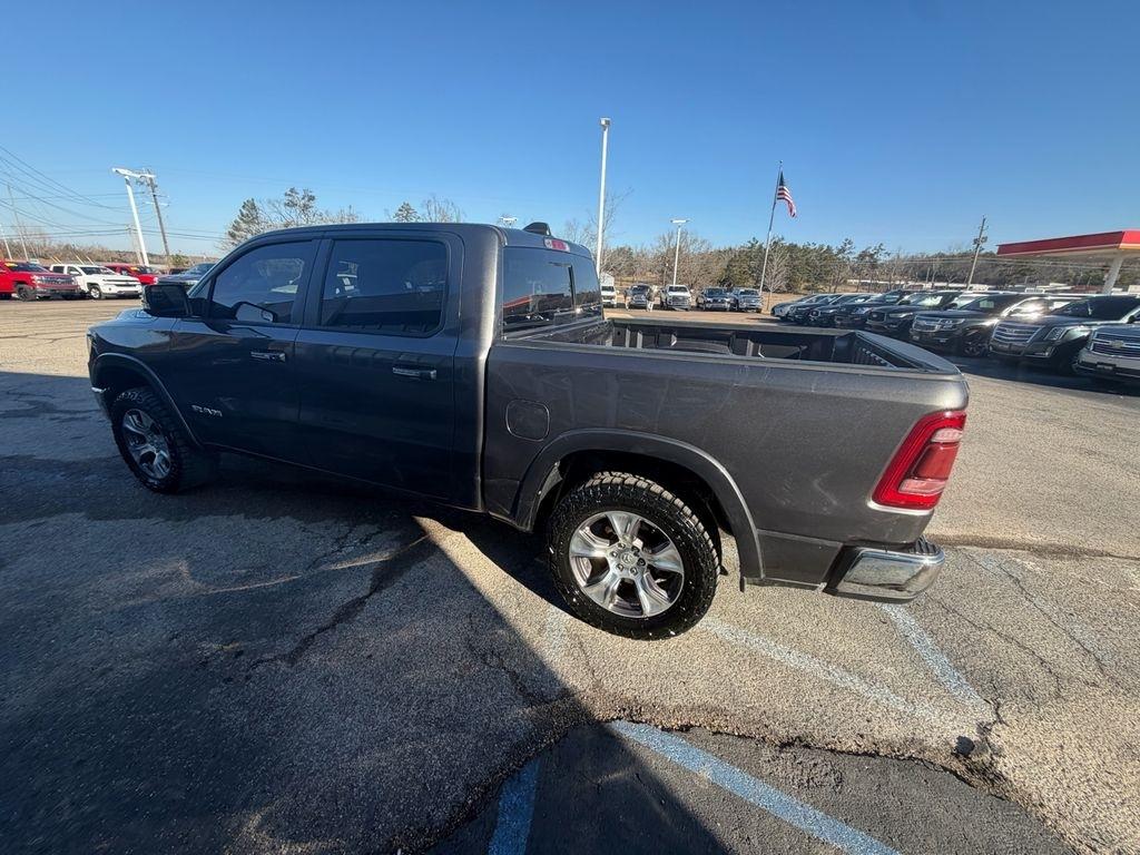 RAM 1500 Laramie 4x4 Crew Cab 5'7" Box 2021