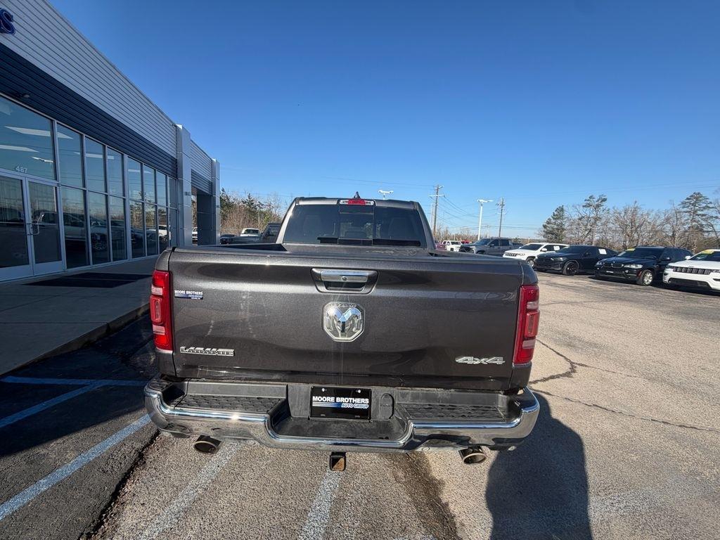 RAM 1500 Laramie 4x4 Crew Cab 5'7" Box 2021