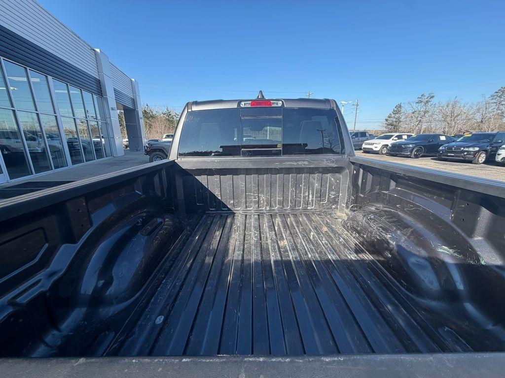 RAM 1500 Laramie 4x4 Crew Cab 5'7" Box 2021