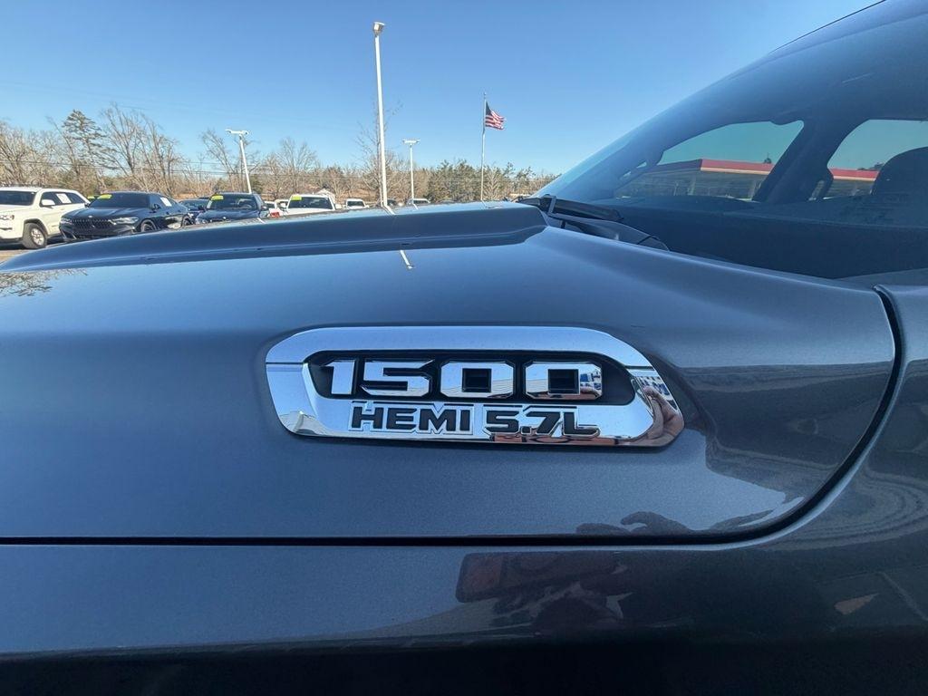 RAM 1500 Laramie 4x4 Crew Cab 5'7" Box 2021