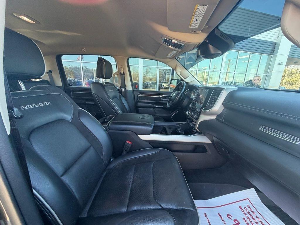 RAM 1500 Laramie 4x4 Crew Cab 5'7" Box 2021