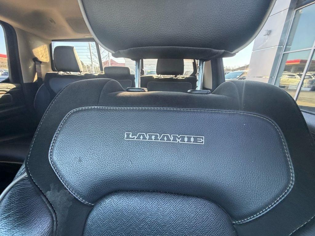 RAM 1500 Laramie 4x4 Crew Cab 5'7" Box 2021